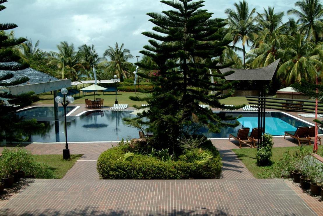 Batam View Beach Resort Nongsa Exterior photo